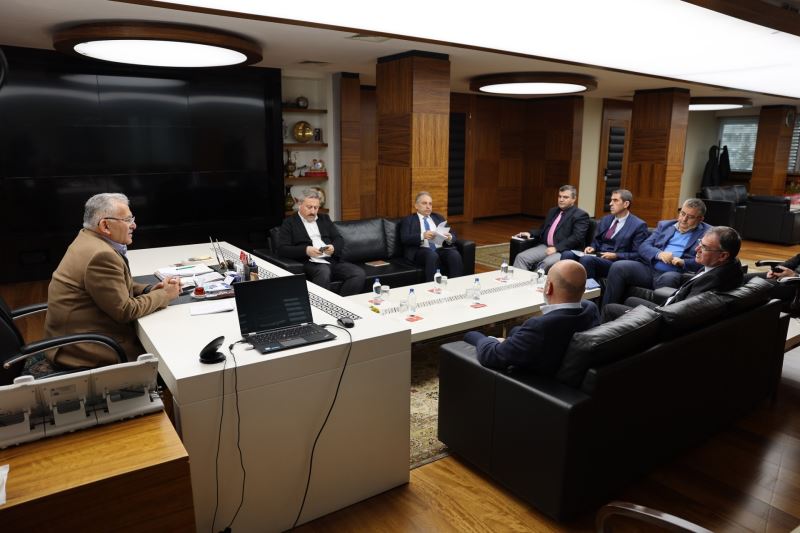 Başkan Büyükkılıç’tan İlçe Belediye Başkanlarıyla “Deprem” Toplantısı