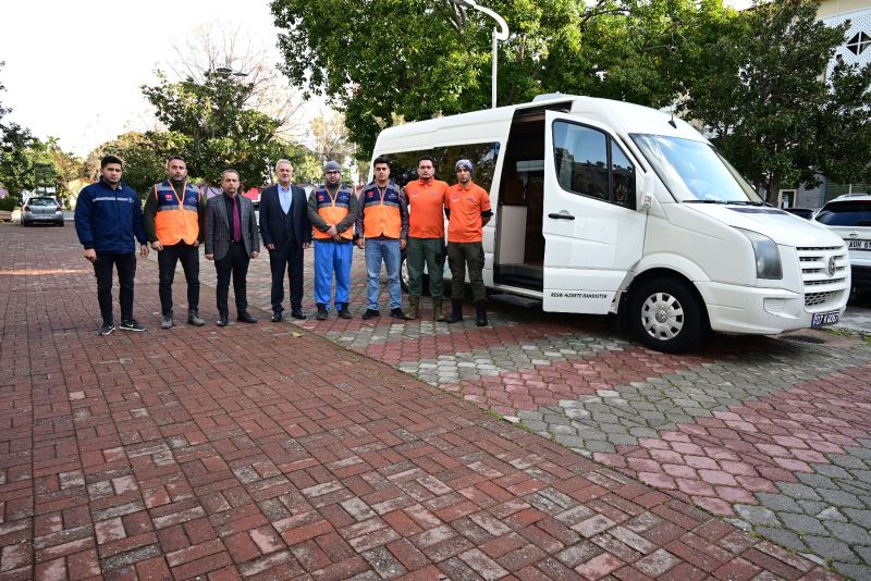 Kemer’den deprem bölgesine ekip desteği