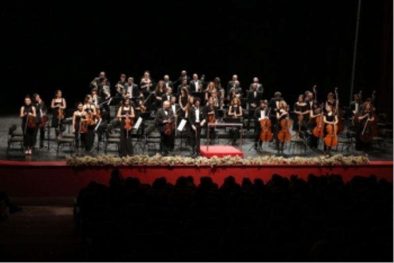 SENFONİ ORKESTRASINDAN ETKİLEYİCİ KONSER