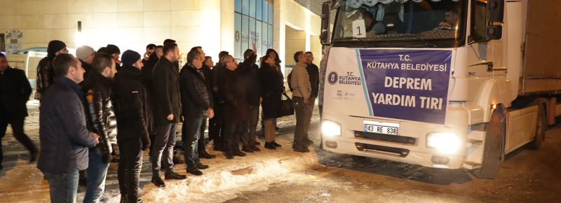 DEPREMDEZEDELER İÇİN TOPLANAN YARDIMLAR YOLA ÇIKTI