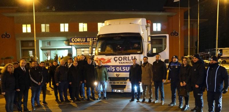 Çorlu’dan Deprem Bölgesine 7 Tır Dolusu Yardım