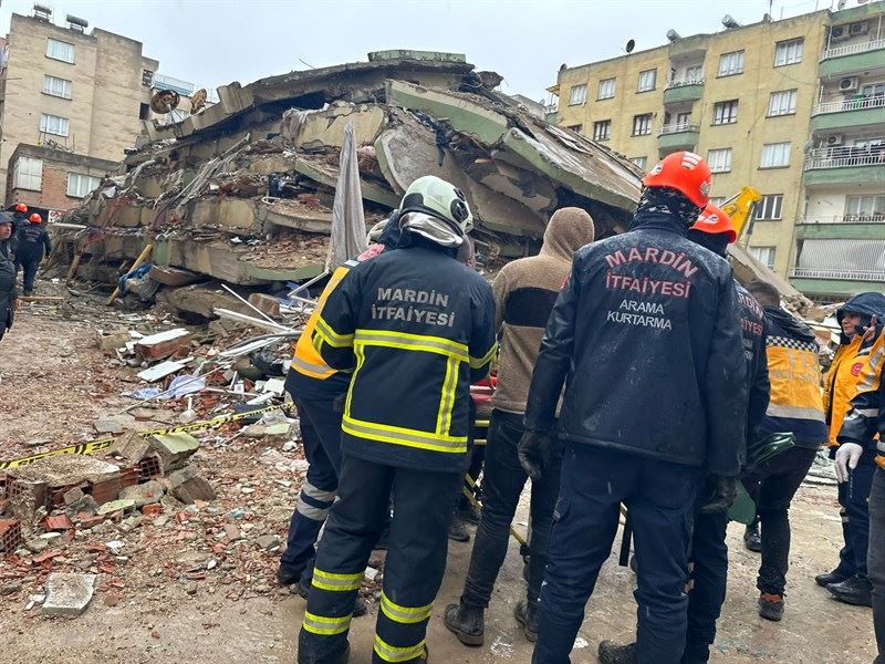 Mardin Büyükşehir Belediyesi Ekipleri Deprem Bölgelerinde