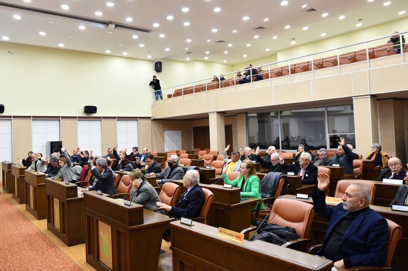 TEPEBAŞI MECLİS ÜYELERİ OTURUM ÜCRETLERİNİ DEPREMZEDELERE BAĞIŞLADI