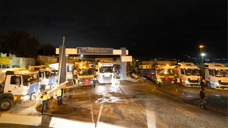 İzmir Büyükşehir Belediyesi’nin iş makineleri yola çıktı