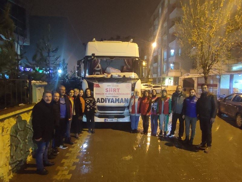 SİİRT’EN DEPREM BÖLGESİNE YARDIM TIRLARI GÖNDERİLDİ