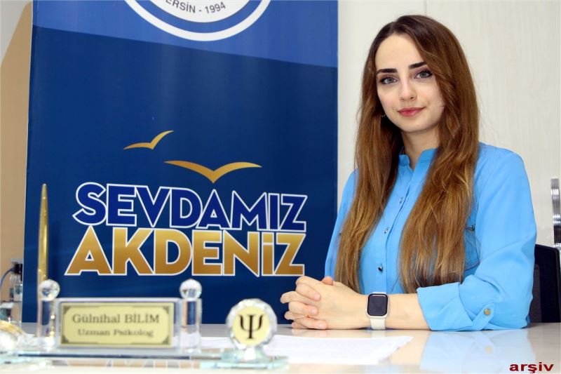 AKDENİZ BELEDİYESİ UZMAN PSİKOLOGLARI DEPREMZEDE VATANDAŞLARIN YANINDA