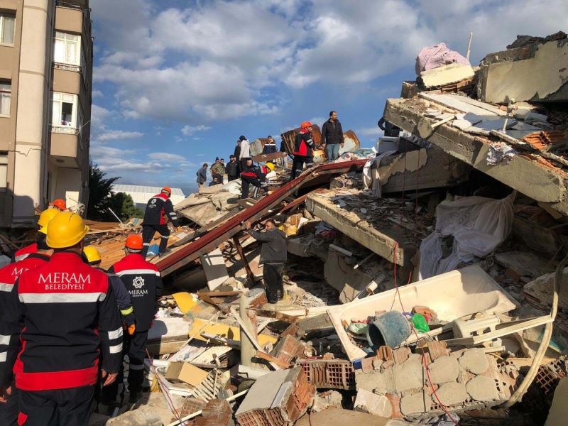 MERAM BELEDİYESİ TÜM İMKANLARIYLA AFET BÖLGESİNDE