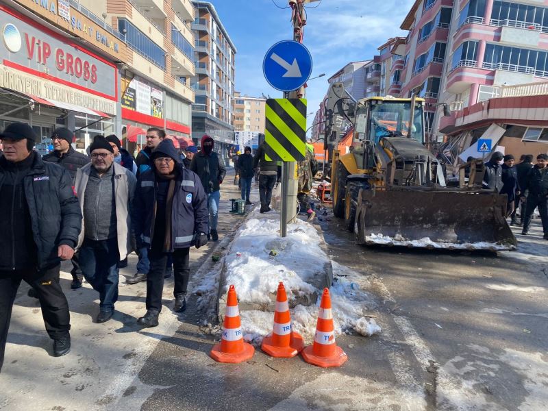 Başkan Büyükkılıç Deprem Bölgesinde