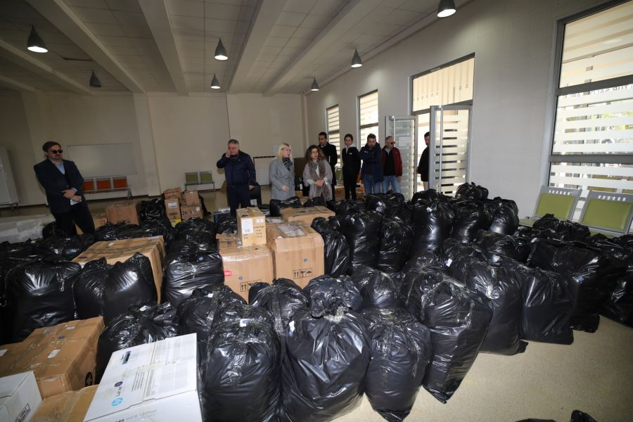 ÜNİVERSİTE’DEN YARDIM TIR’I.. REKTÖR ÖZLENEN ÖZKAN UĞURLADI