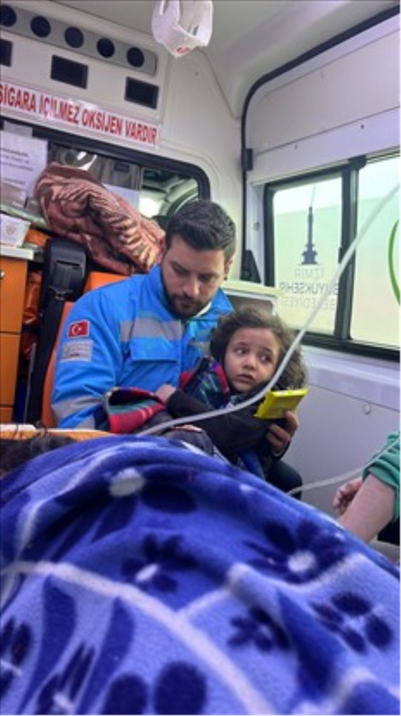 Eşrefpaşa Hastanesi doktorları Antakya’da yaralılara şifa oluyor