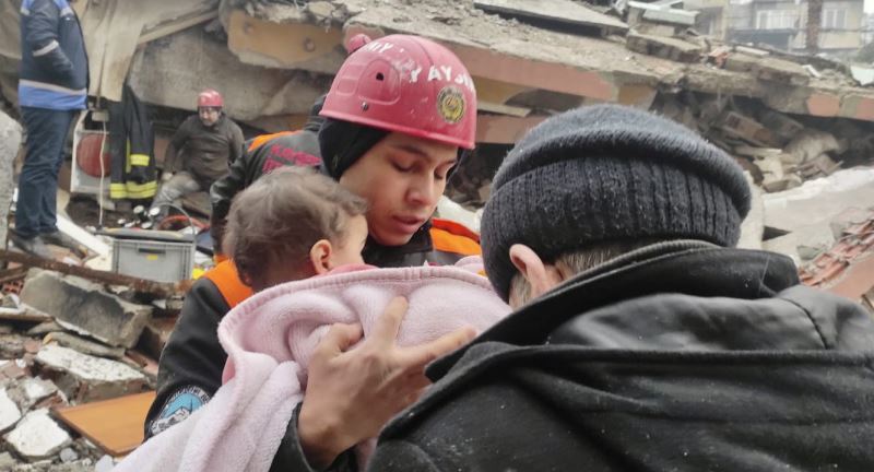 Kayseri İtfaiyesi, Deprem Bölgesinde 34 Vatandaşı Sağ Kurtardı