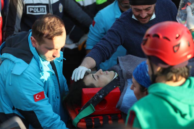 Antalya Büyükşehir İtfaiyesi’nden 84’üncü saatte mucizevi kurtuluş daha