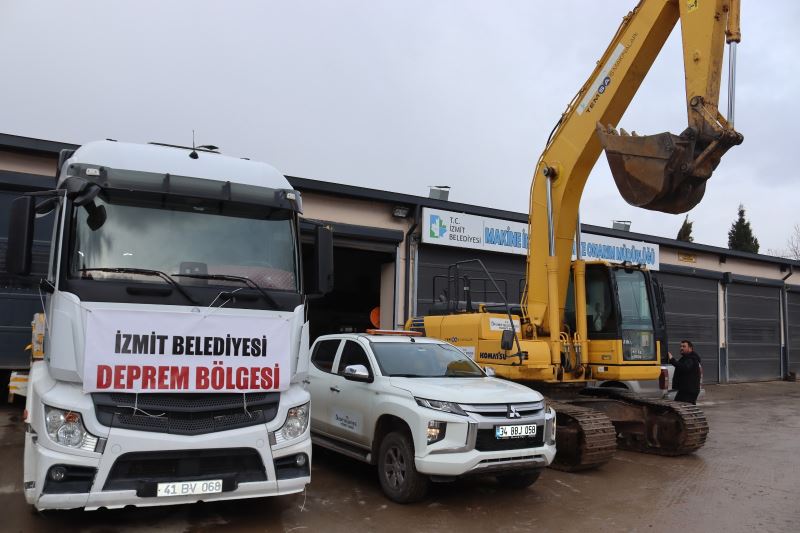 İZMİT BELEDİYESİ İŞ MAKİNELERİ DEPREM BÖLGESİNE DOĞRU YOLA ÇIKTI