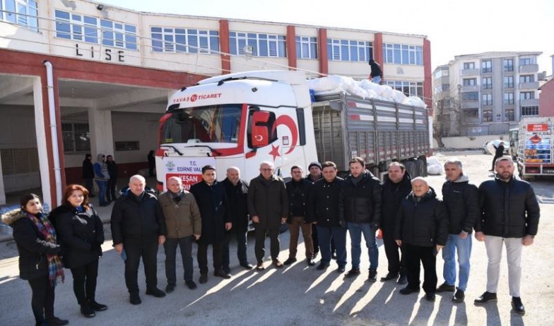 Keşan Tek Yürek..!! Keşan’dan ilk yardım TIR’ları deprem bölgesine doğru yola çıktı