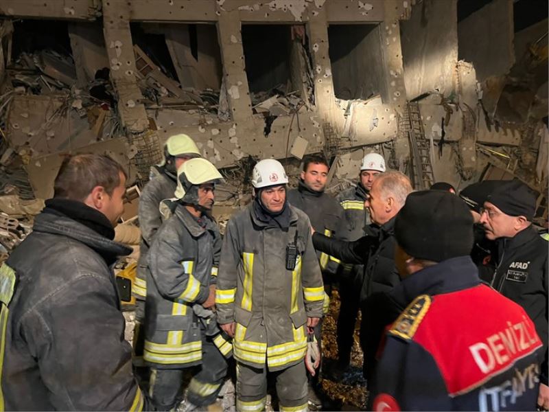 Başkan Zolan ve Vali Atik deprem bölgesinde
