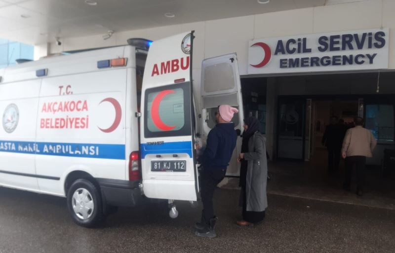 DEPREMDE YARALANAN ASKERİMİZ DÜZCE ÜNİVERSİTESİ HASTANESİNE GETİRİLDİ