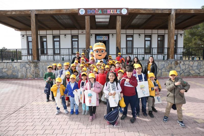 DEPREM BÖLGESİNDEN GELEN ÇOCUKLAR MEGA İLE TANIŞTI