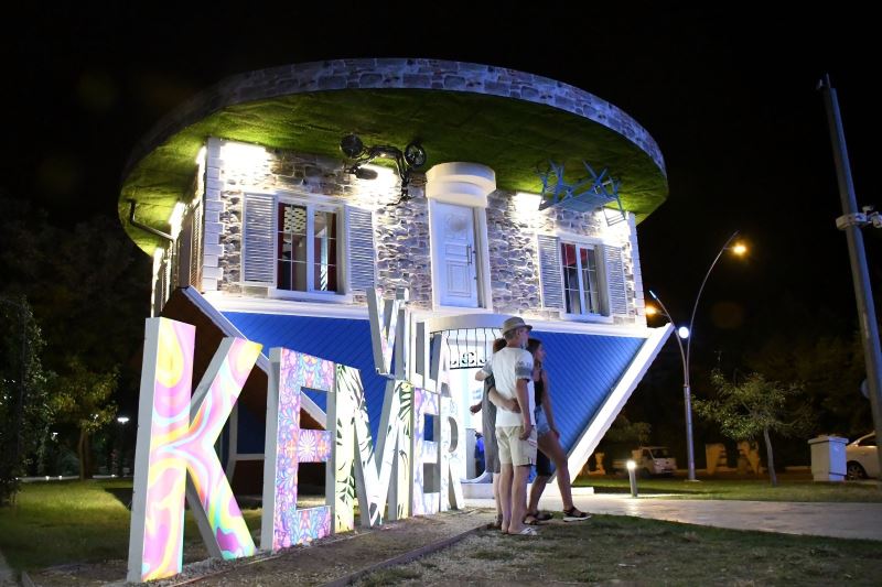 Kemer’deki ters evi 29 bin 694 kişi ziyaret etti