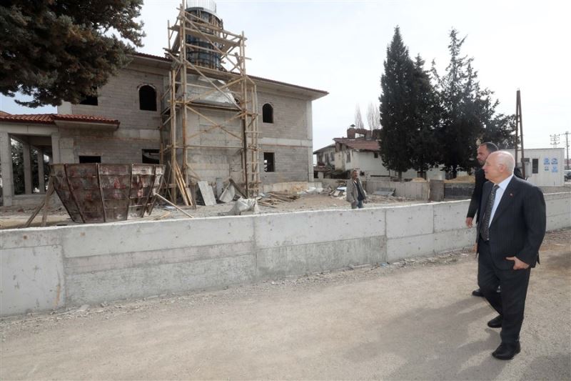 Başkan Yaşar Cami ve Cemevi İnşaatlarını Denetledi