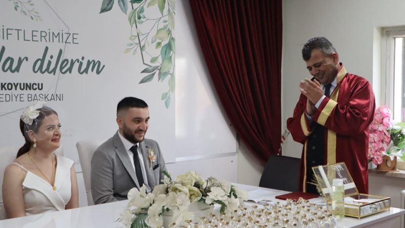 Genç Çiftimizin Nikâh Akdini Belediye Başkanımız Serkan Koyuncu Gerçekleştirdi