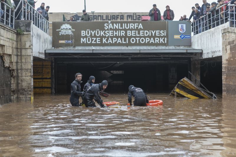 Mersin Büyükşehir İtfaiyesi Şanlıurfa’daki Arama Kurtarma Çalışmalarına Devam Ediyor