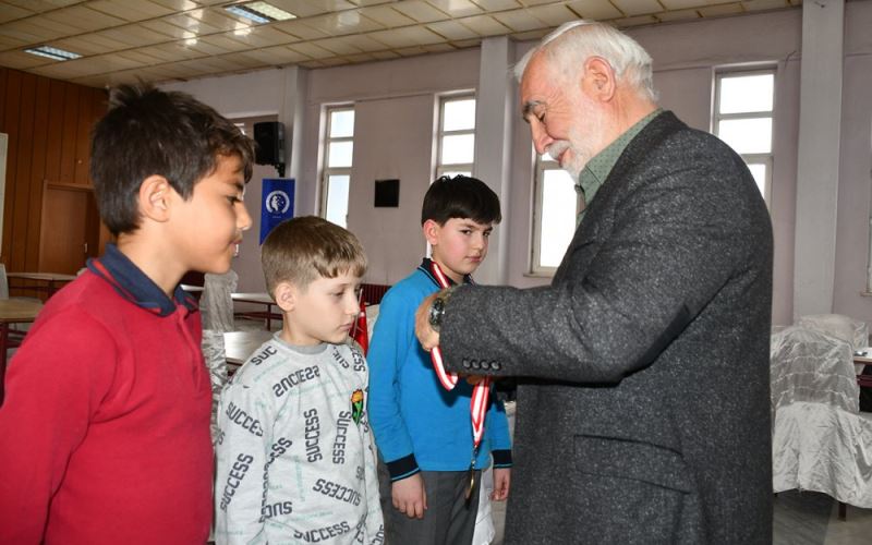 İlçemizde İlkokul ve Ortaokul Öğrencilerine Yönelik Akıl ve Zeka Oyunları Turnuvası Düzenlendi