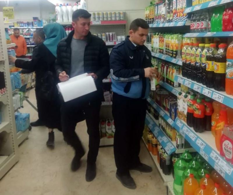 İlçe Denetim Komisyonu Zincir Marketlerde Denetim Yaptı