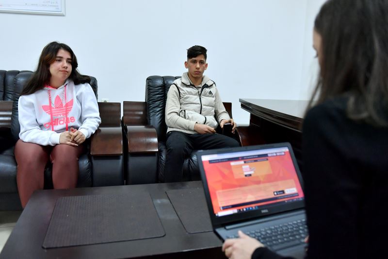 Büyükşehir’den Depremzede Öğrencilere Yks Başvurusunda Rehberlik Desteği