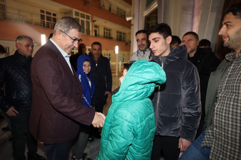Esentepe Camii’nde ilk Teravih namazı kılındı