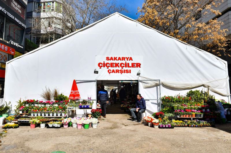 SAKARYA ÇİÇEKÇİLERİ YENİ DÜKKÂNLARINA KAVUŞUYOR: ANKARA BÜYÜKŞEHİR BELEDİYESİ SAKARYA CADDESİ’NDEKİ ÇİÇEKÇİLER YENİLENİYOR