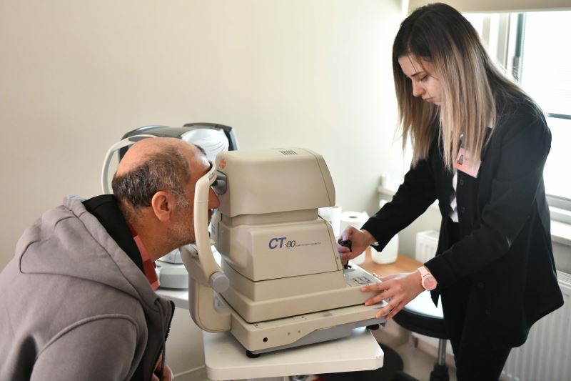 ANKARA BÜYÜKŞEHİR BELEDİYESİNDEN DEPREMZEDE VATANDAŞLARA GÖZ MUAYENESİ