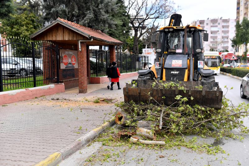 Mersin Büyükşehir, ‘Doğu Akdeniz’de Kuvvetli Fırtına’ Uyarısına Karşı Ekipleri İle Teyakkuzda