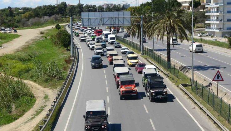 ANTALYA’DA SAFARİCİLER TÜVTÜRK ÖNÜNDE ’VİZE’ EYLEMİ YAPTI
