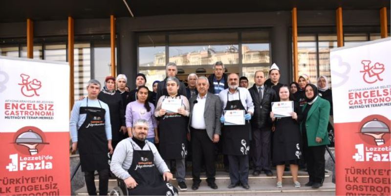 TÜRKİYE´YE ÖRNEK OLAN MERKEZ İLK MEZUNLARINI VERDİ