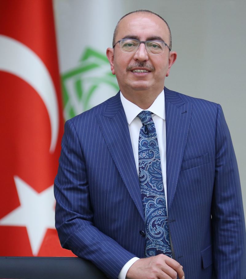 BAŞKAN KAVUŞ; “BERAT GECEMİZ, ÜZÜNTÜYLE DARALAN KALPLERİMİZE KANDİL OLSUN”