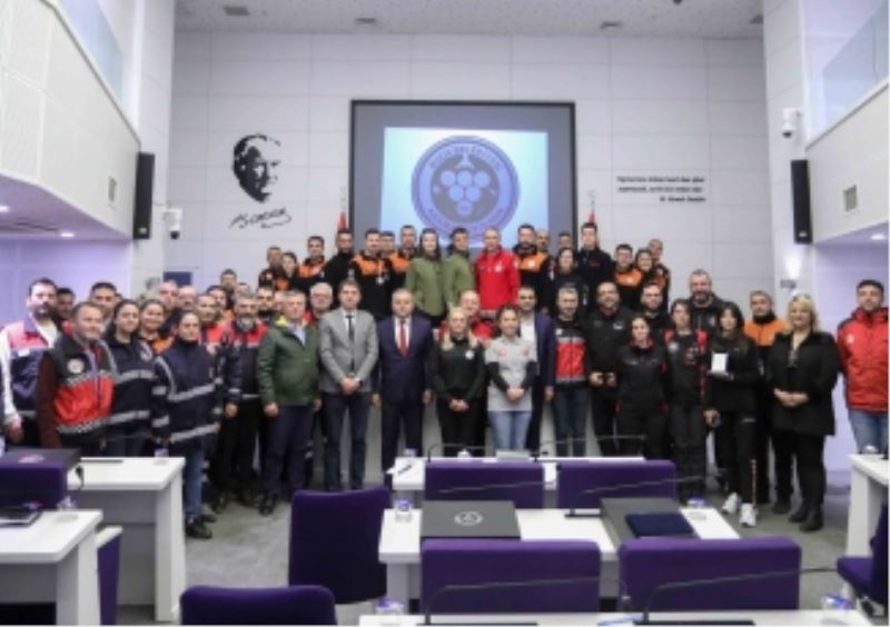 Buca’da depremin gerçek yüzü tartışıldı