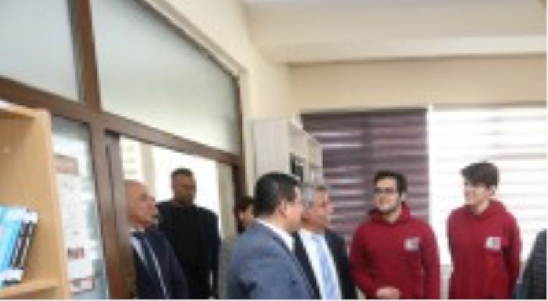 Öğrenciler kitap istedi, Başkan Tütüncü gönderdi