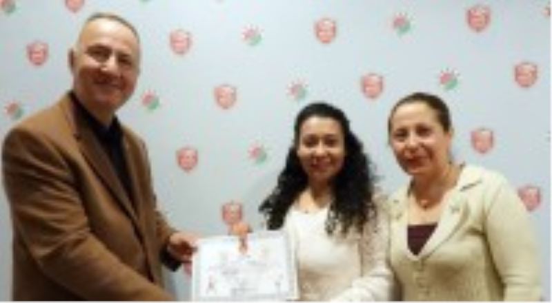 Kepez’in sporcu kadınlarına çiçekli fidanlı tebrik