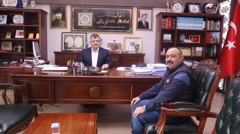Emirbaba Mahalle Muhtarı Recep Topkaya’dan Belediye Başkanımız Serkan Koyuncu’ya Ziyaret
