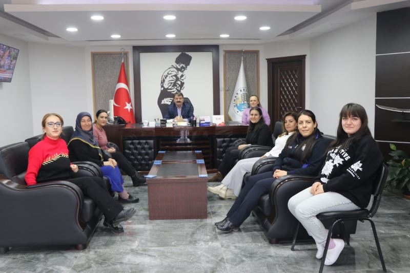 Kadın Personellerimizden Belediye Başkanımız Nihat Sarı’ya teşekkür