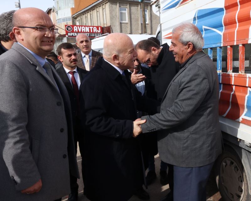 BAŞKAN SEKMEN KARAYAZI’NIN 40 YILLIK TAPU SORUNUNU ÇÖZDÜ