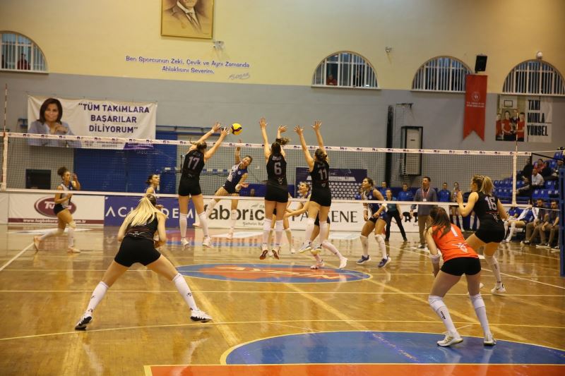 DOSTLUK RÜZGÂRLARININ ESTİĞİ MAÇTA “AYDIN’IN SULTANLARI” SARIYER BELEDİYESPOR’U SAHASINDA FARKLI YENDİ: 3-1