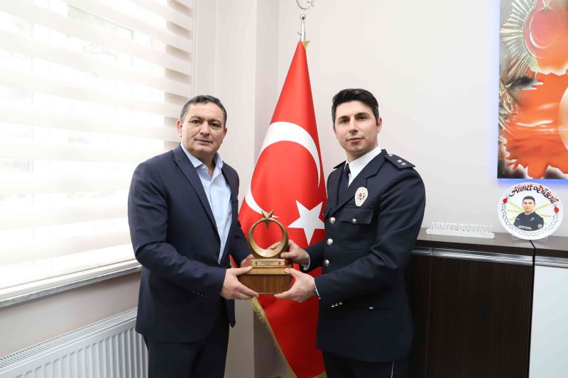 Belediye Başkanımız Polis Haftası münasebetiyle İlçe Emniyet Amirliğine ziyaret gerçekleştirdi.