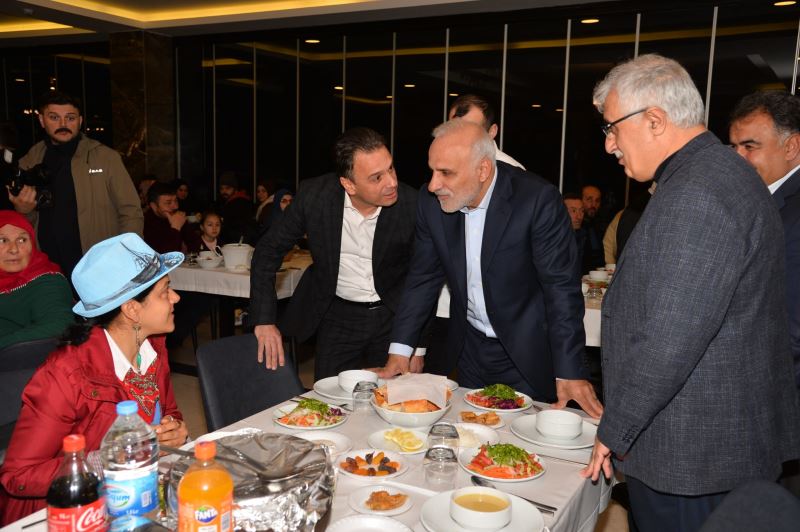 BAŞKAN ZORLUOĞLU MAÇKALI HEMŞEHRİLERİYLE İFTARDA BULUŞTU