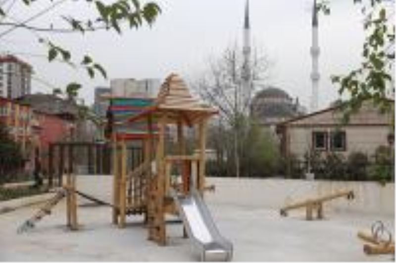 FERMAN CADDESİ PARKI’NDA YOK YOK
