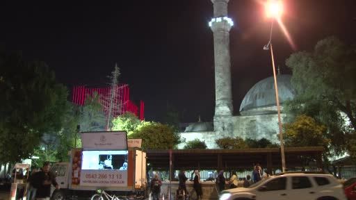 ANTALYA’DA KADİR GECESİ’NDE CAMİLER DOLDU TAŞTI