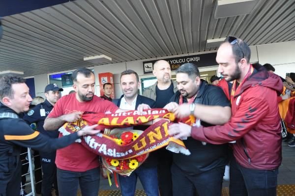 GALATASARAY KAFİLESİ ALANYASPOR MAÇI İÇİN GAZİPAŞA’DA