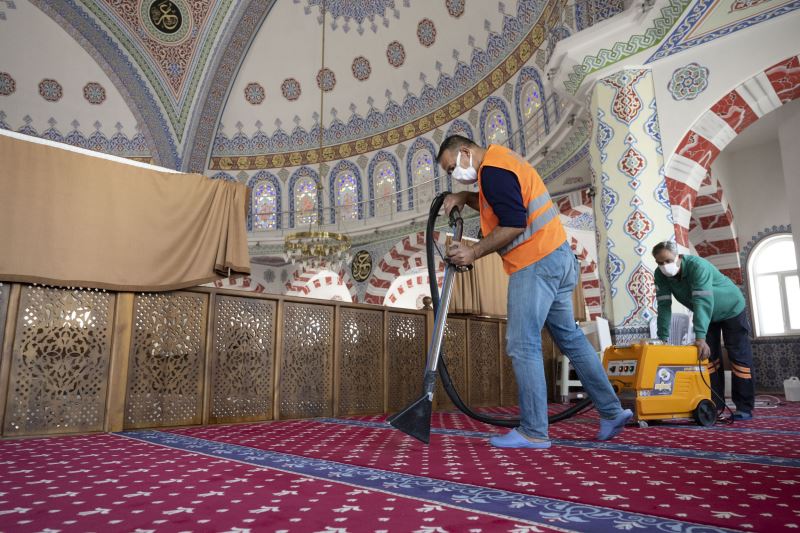 Büyükşehir Bayram Öncesi Mezarlık Ve İbadethane Temizliklerini Tamamladı