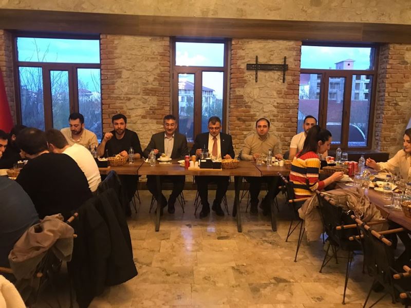 Belediye Başkanımız Serkan Koyuncu Doktorlarla İftar Yemeğinde Bir Araya Geldi