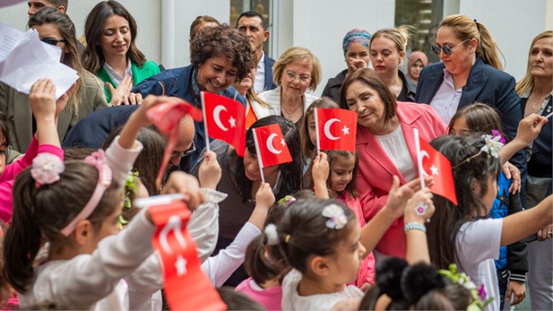Selvi Kılıçdaroğlu İzmir Büyükşehir Belediyesi’nin çocuk ve kadın hizmetlerini inceledi
